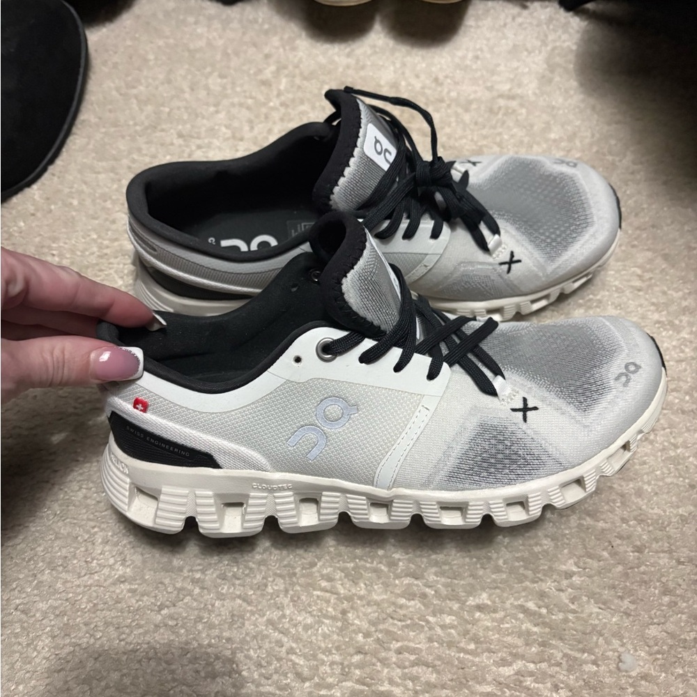 ON Women's Black and White Sneakers